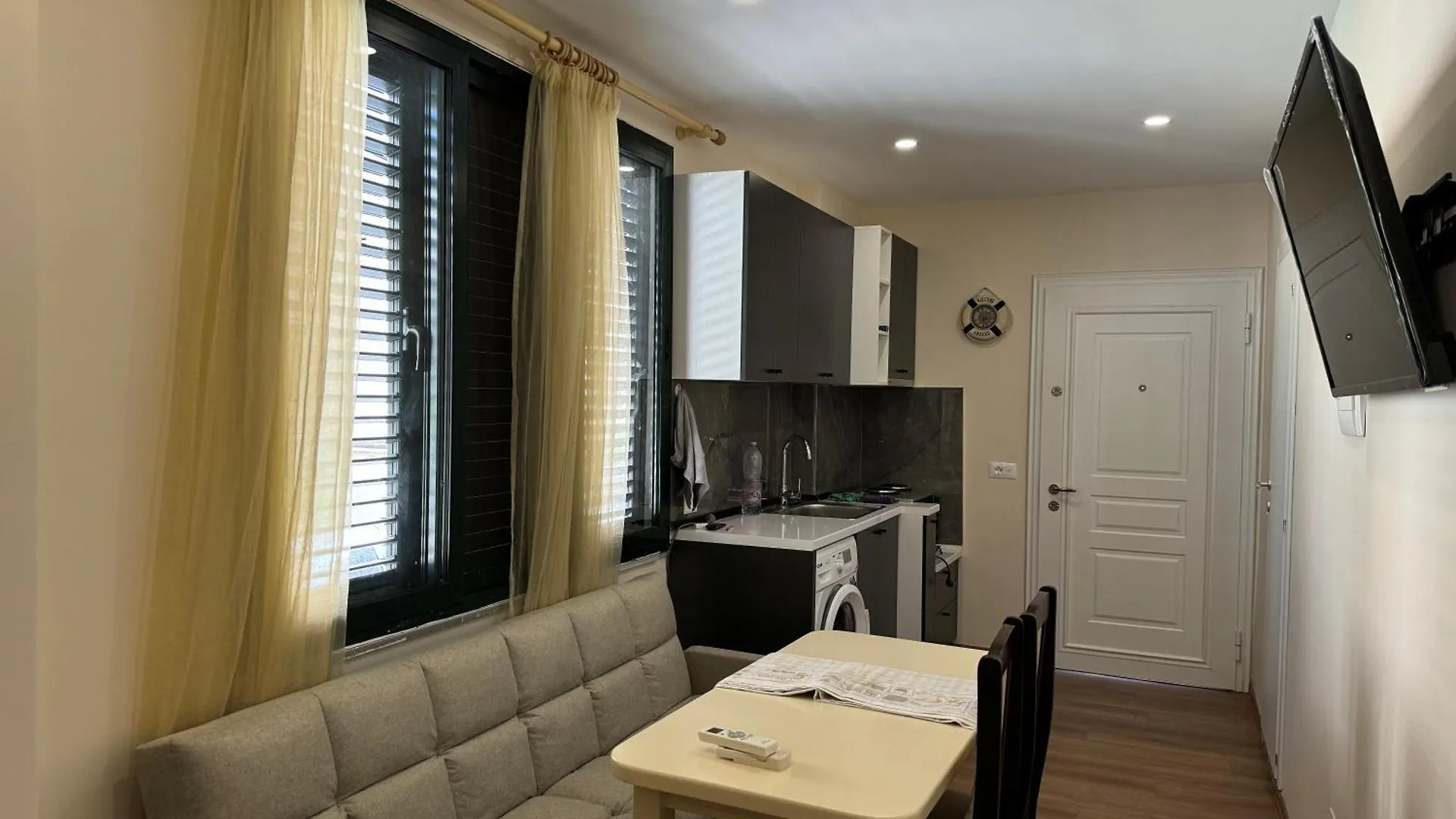 Tirent Apartment - Cozy Bedrooms Stay By Golem Beach  Golem (Tirana)